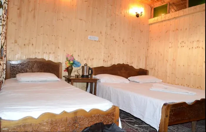 Day Use Hotels in Srinagar